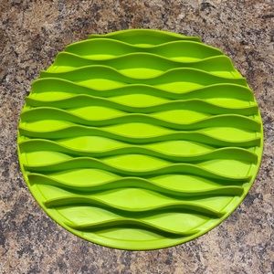 Slow feeder for dogs